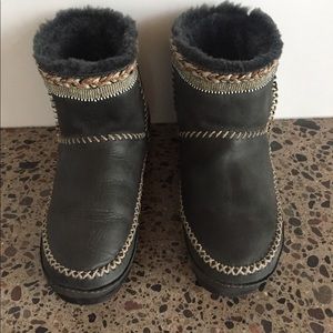 Laid back London shearling boot